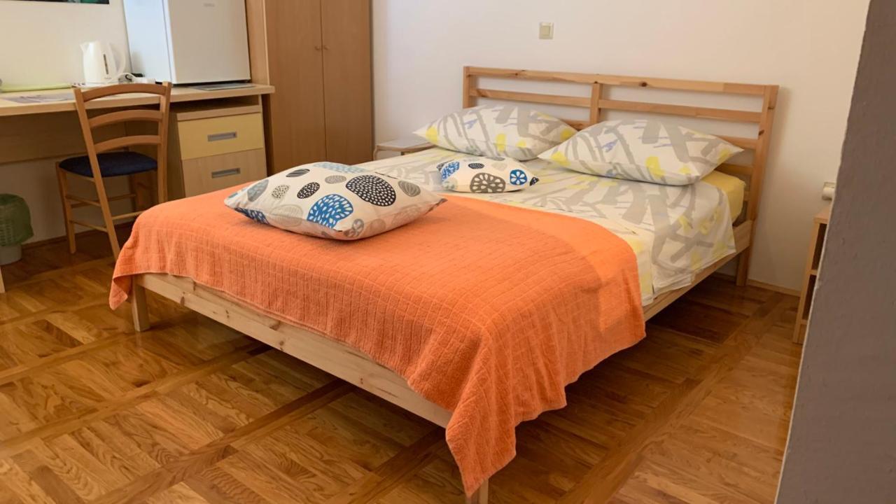 Studio Apartment And Rooms Adria 보디체 외부 사진