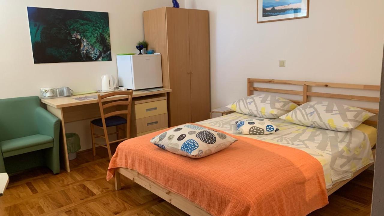 Studio Apartment And Rooms Adria 보디체 외부 사진
