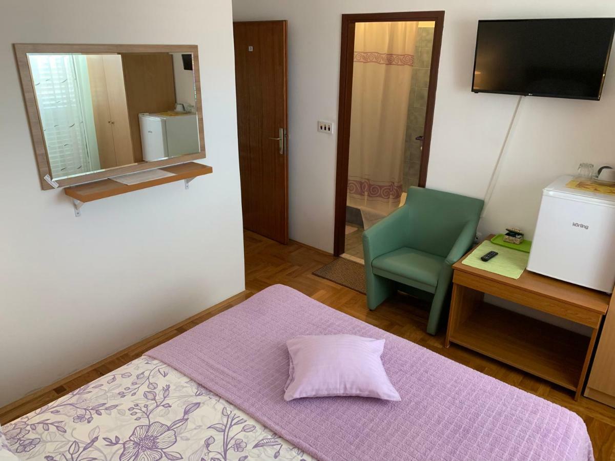 Studio Apartment And Rooms Adria 보디체 외부 사진